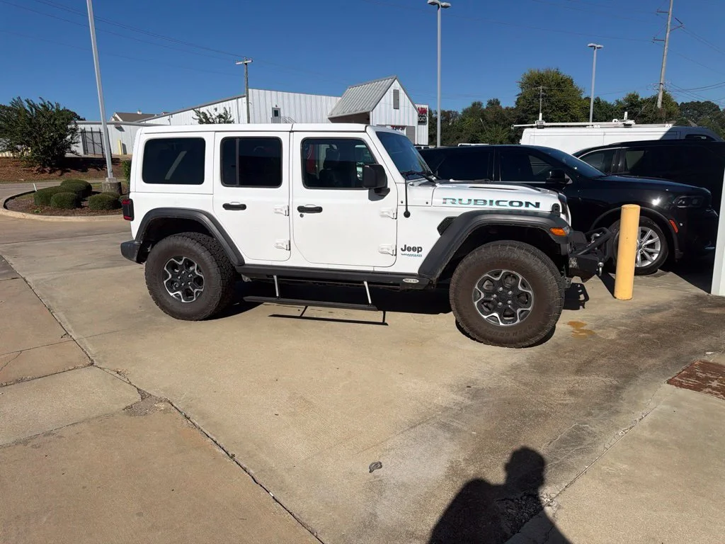 Certified Used 2021 White Jeep Unlimited Rubicon 4xe image 16