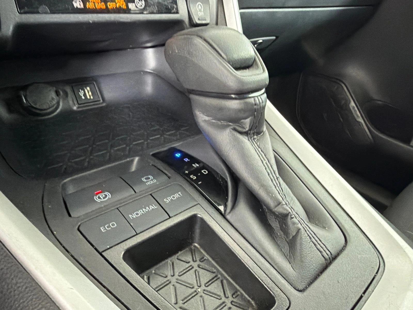 Used 2025 Midnight Black Metallic Toyota XLE image 30
