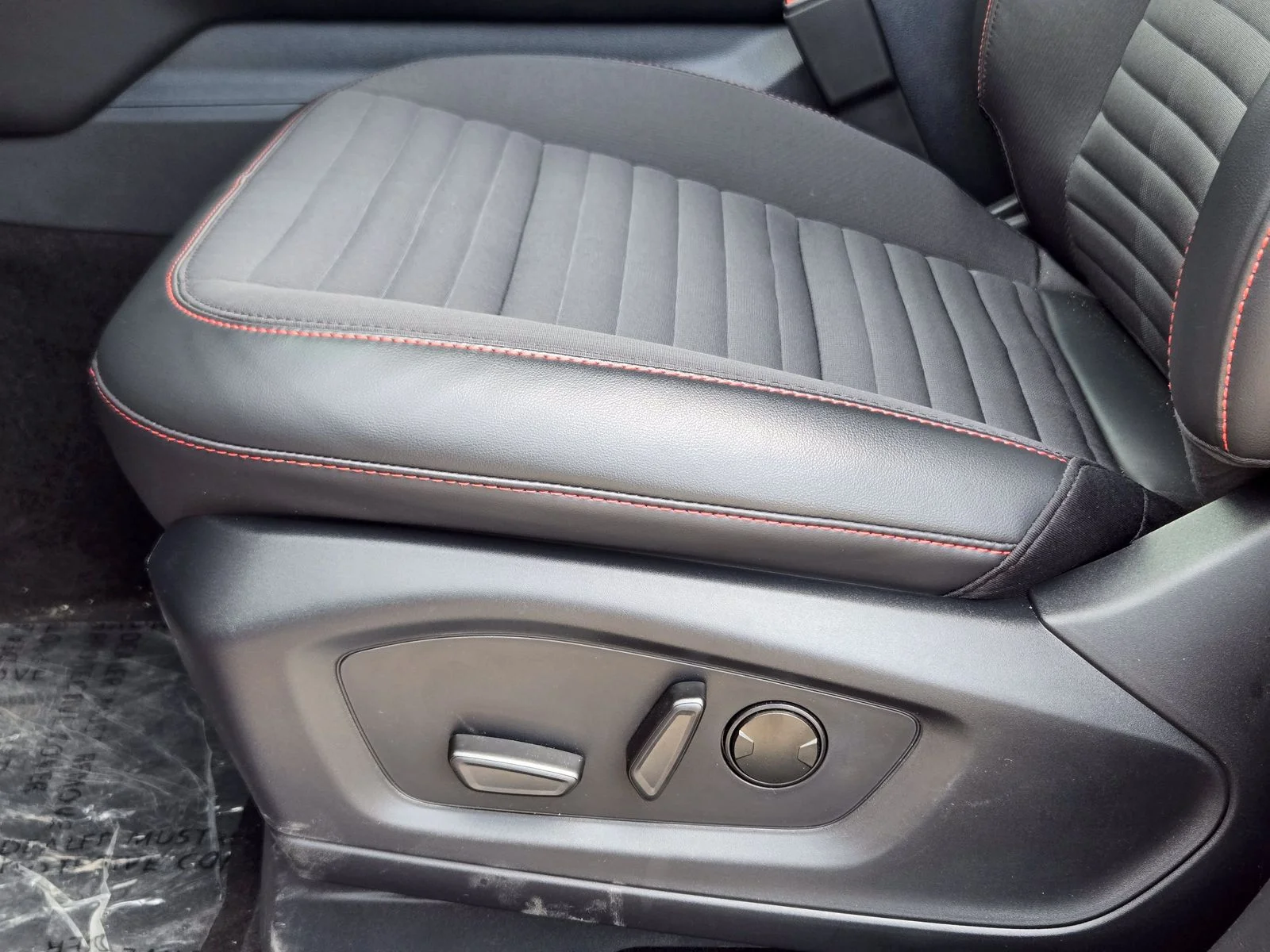 New 2026 Rapid Red Metallic Tinted Clearcoat Ford ST-Line image 16