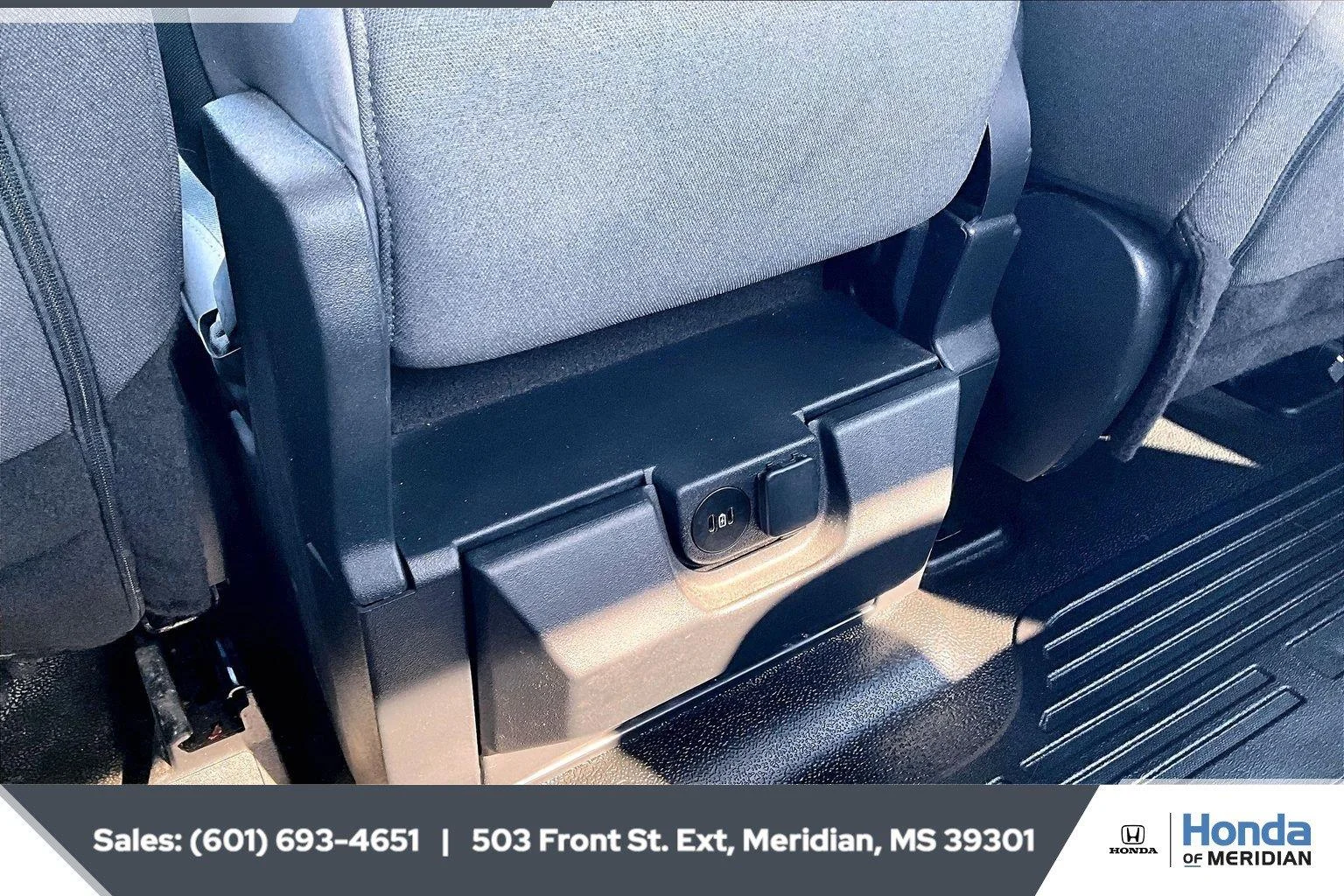 Used 2023 Oxford White Ford XLT image 23