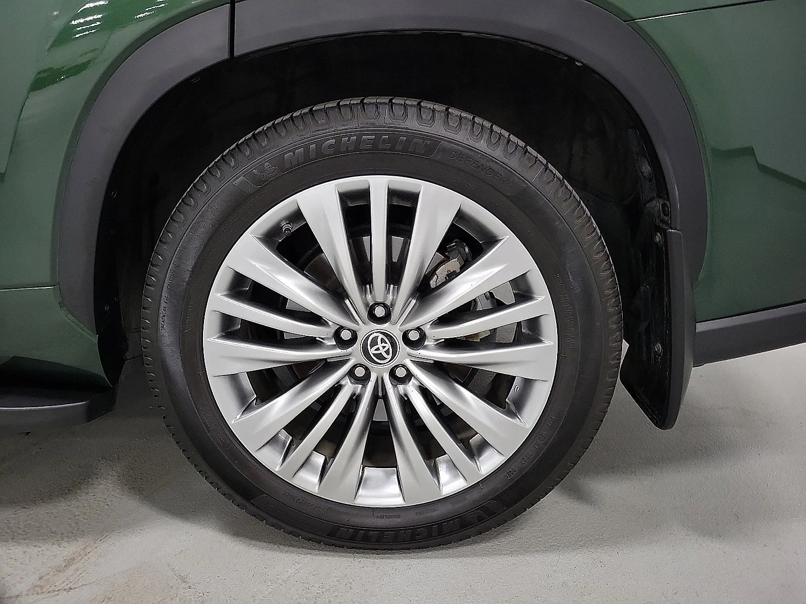 Used 2023 Green Toyota Hybrid Platinum image 8