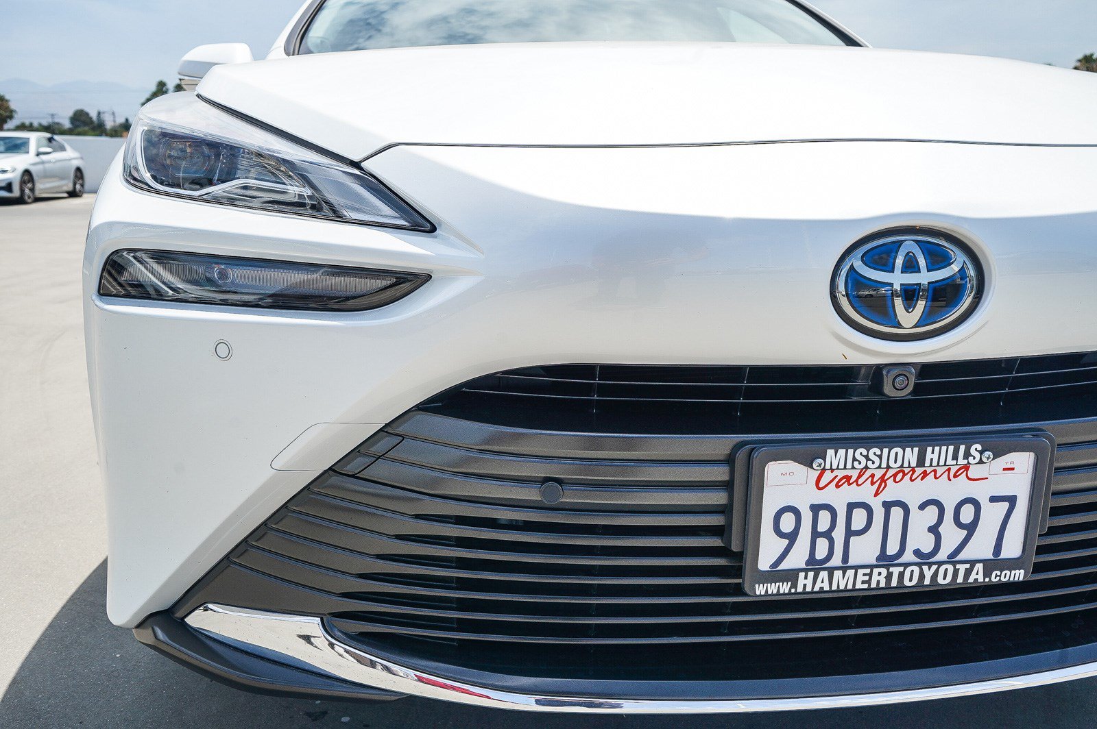 Certified Used 2022 Oxygen White Toyota XLE image 11