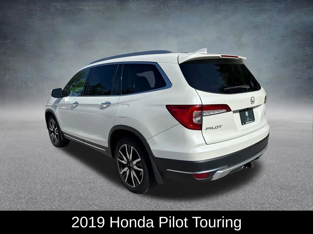 Used 2019  Honda Touring image 3