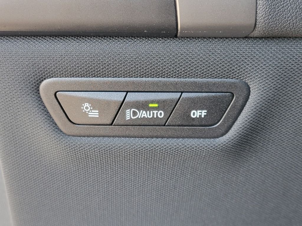 2025 BMW iX M60 - Photo 29