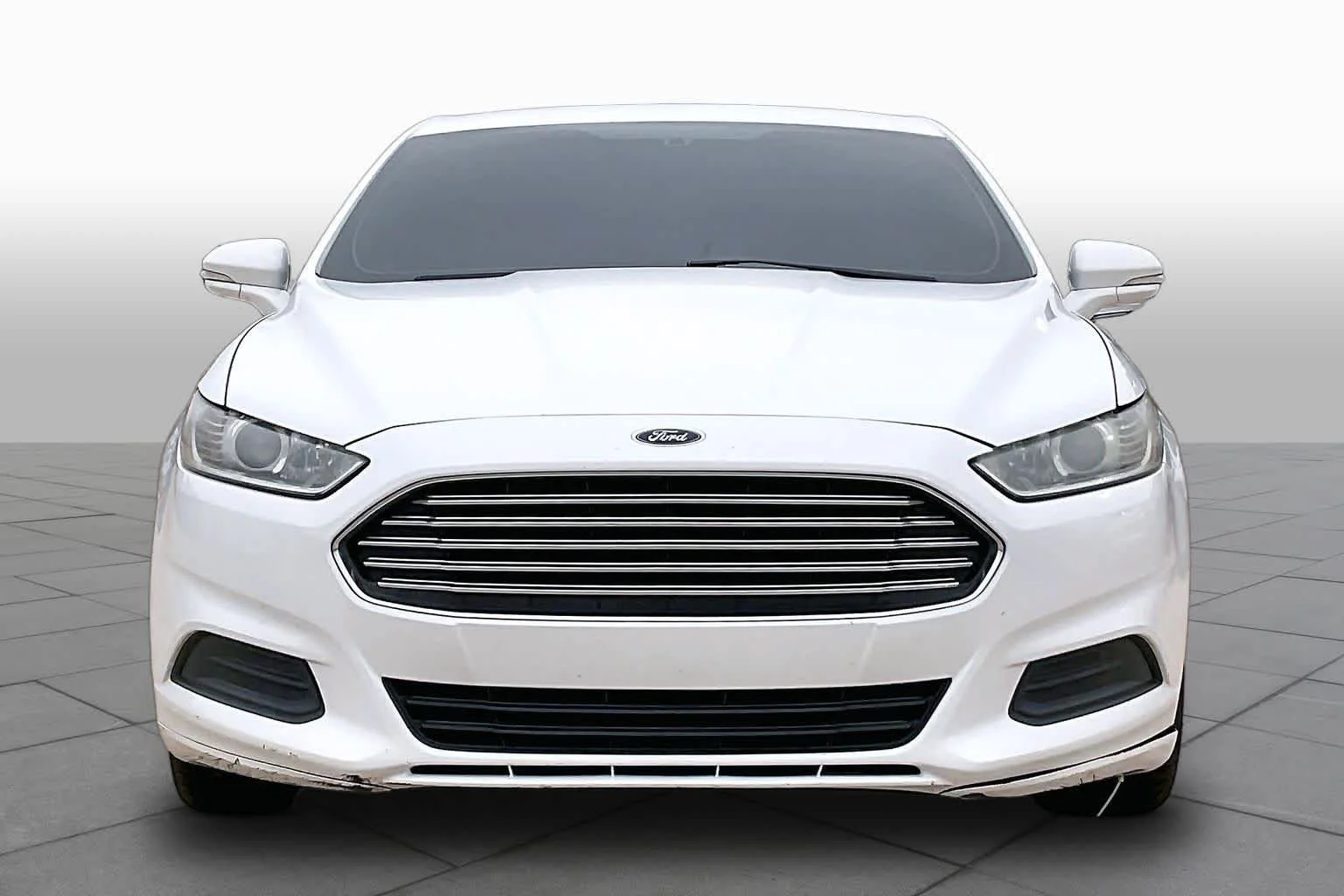 Used 2014 Oxford White Ford SE image 4