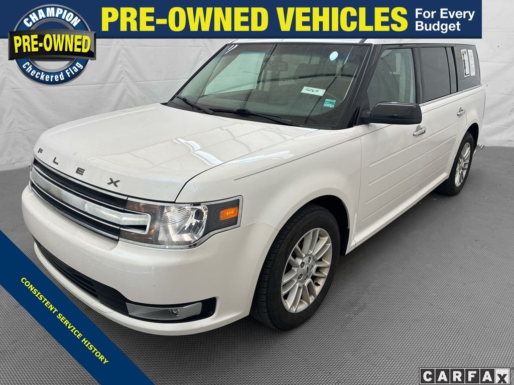 Used 2019 White Ford SEL image 1
