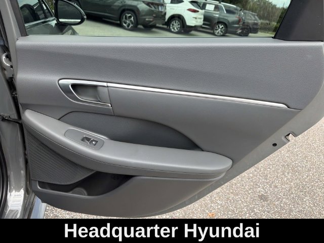 Used 2022 Gray Hyundai SEL Plus image 17