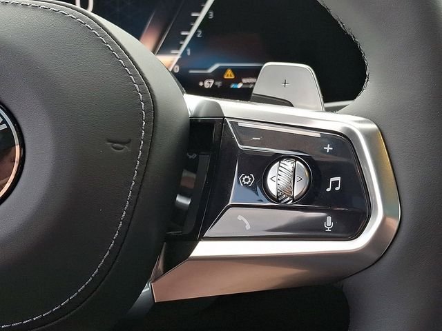 New 2026 Black Sapphire Metallic BMW 740i xDrive image 18