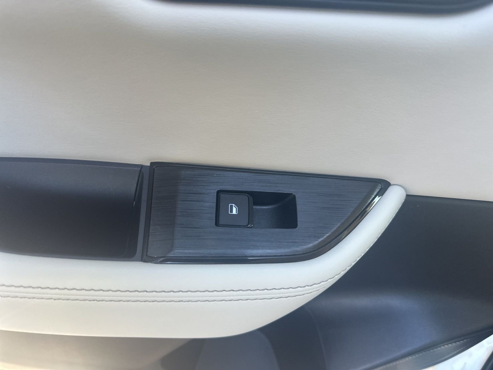 2025 Nissan Rogue SV - Photo 30