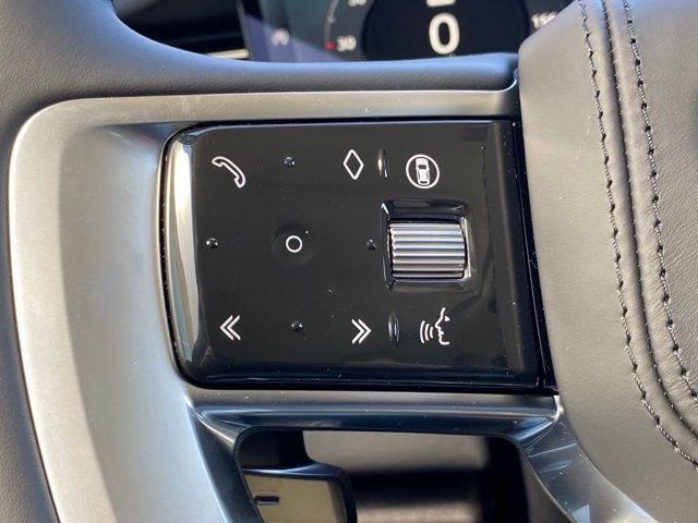 Used 2025 Silver Land Rover SE image 22