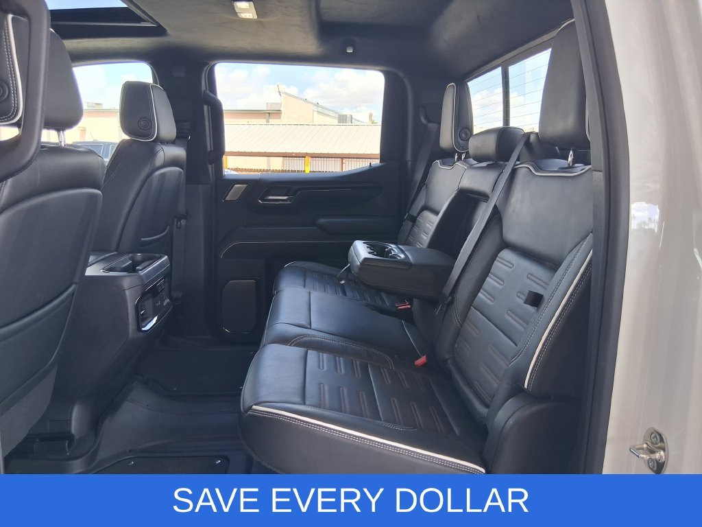 Used 2025 White GMC AT4X image 27