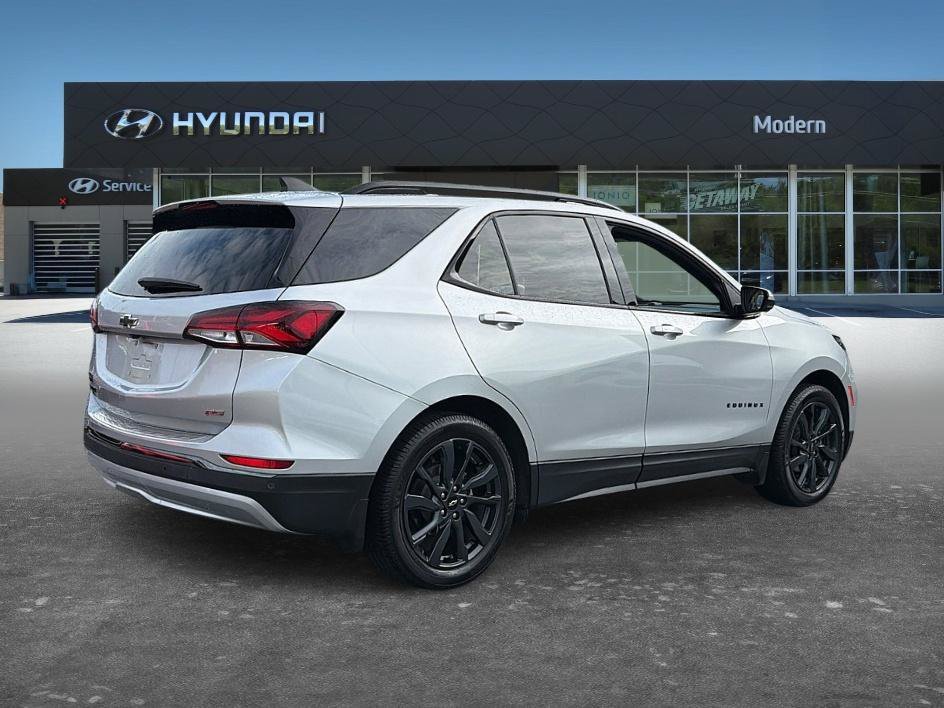 Used 2022 Silver Ice Metallic Chevrolet RS image 4