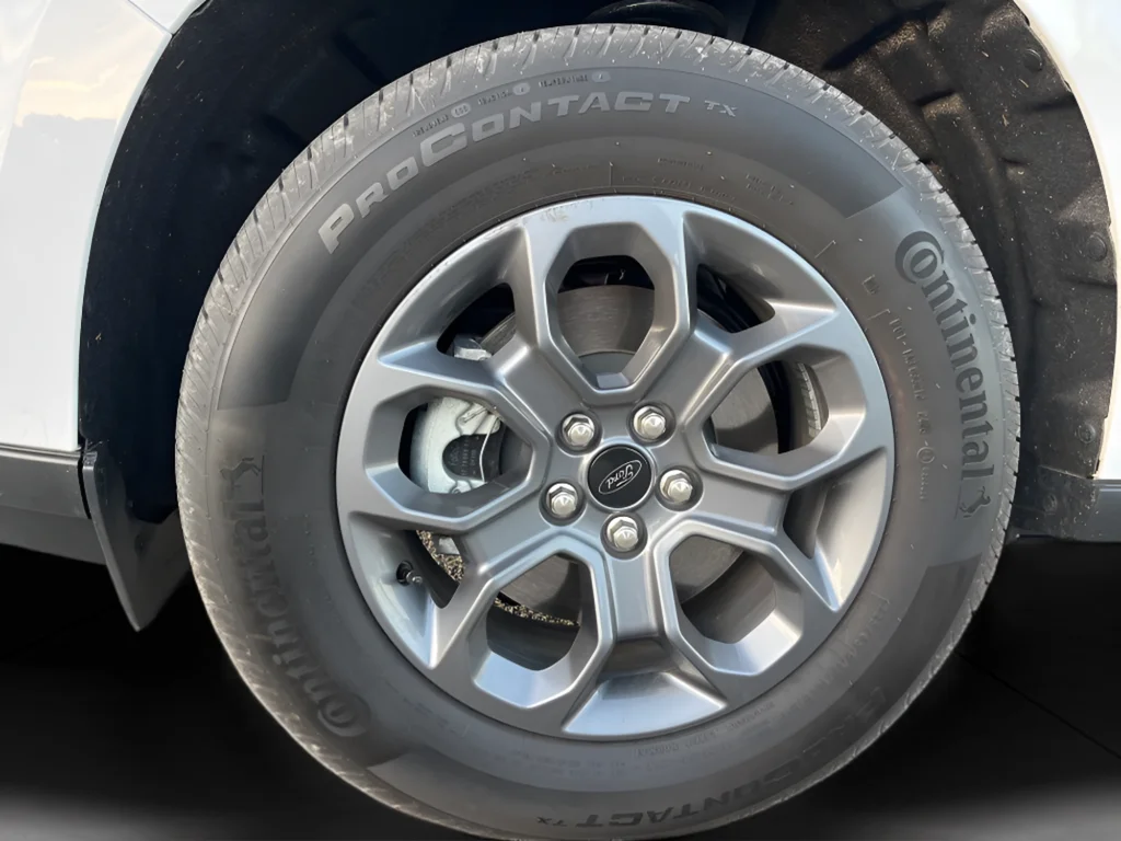 2025 Ford Maverick XLT - Photo 9