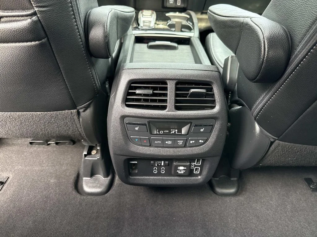 Used 2019  Honda Touring image 19