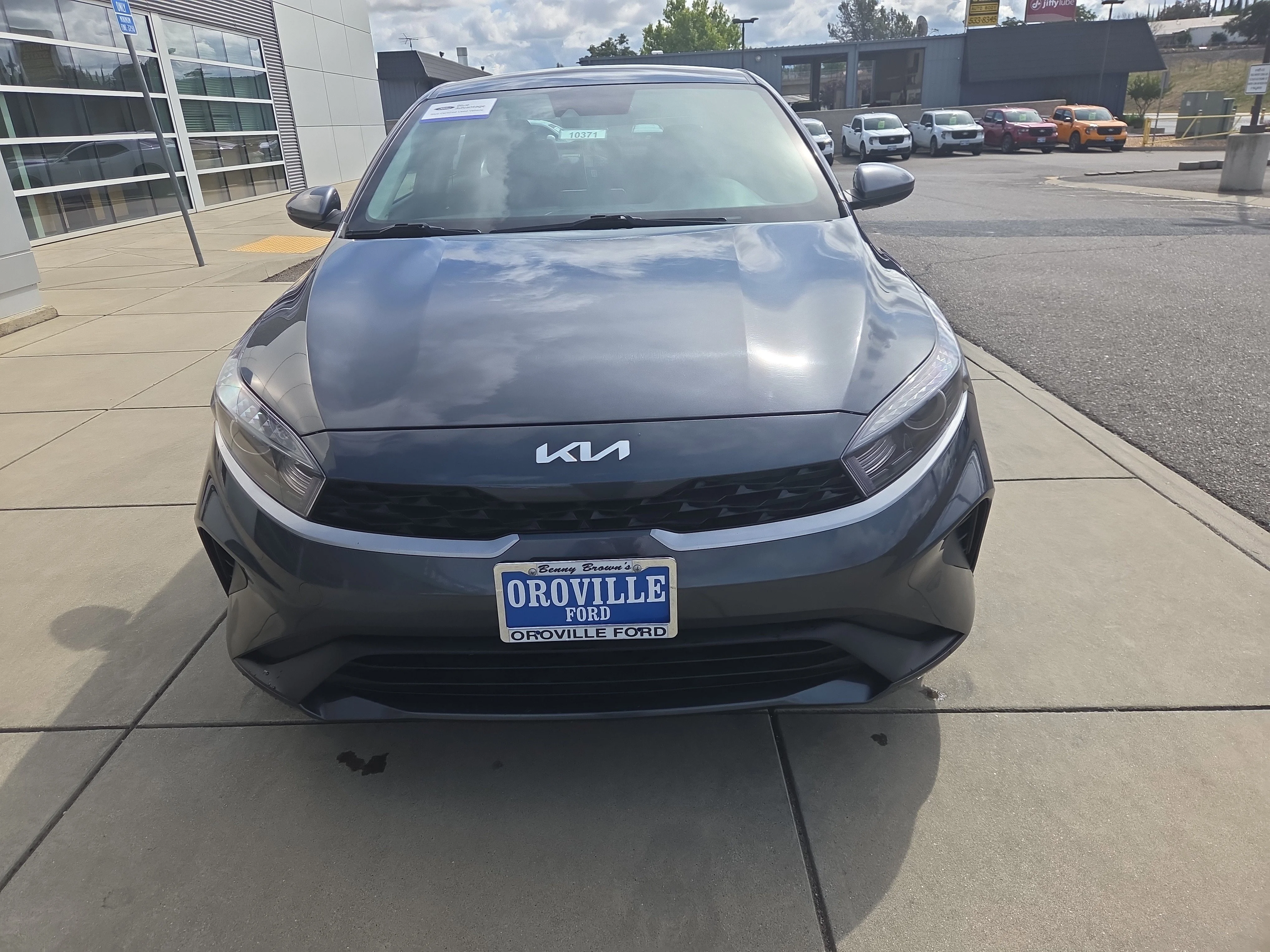 Used 2023 Gravity Gray Kia LXS image 8