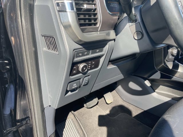 Used 2023 Black Metallic Ford Lariat image 27