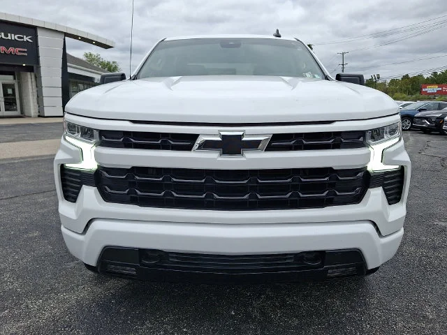 Used 2024 White Chevrolet RST image 2