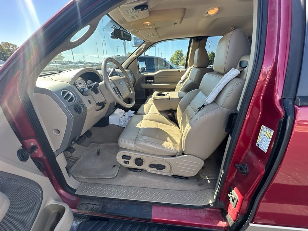 Used 2007 Red Ford Lariat image 3