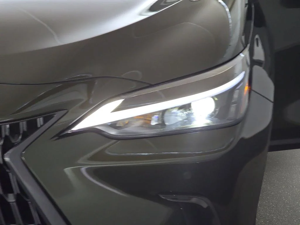 New 2026 Nori Green Pearl Lexus PREMIUM image 29