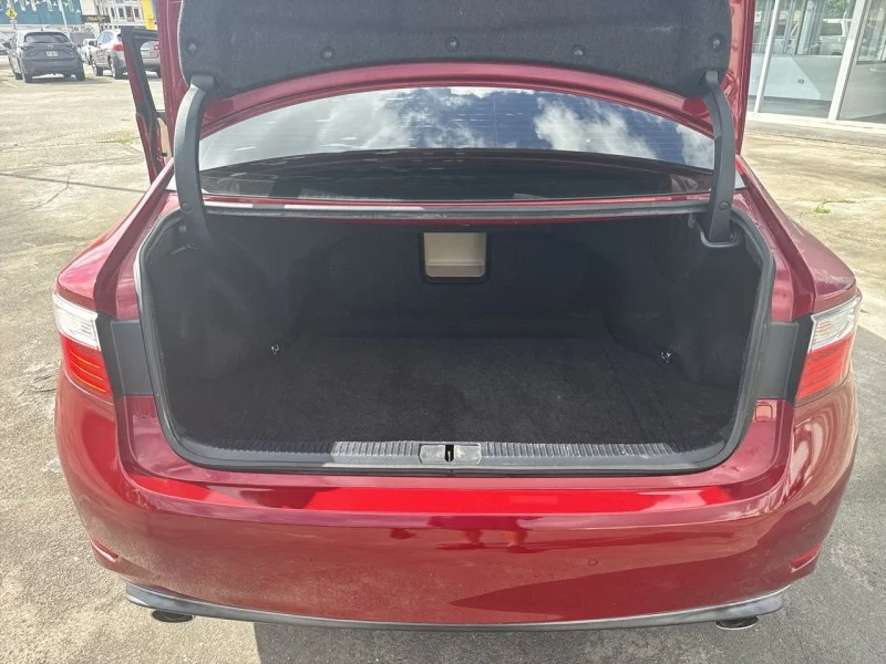 Used 2015 Red Lexus  image 15