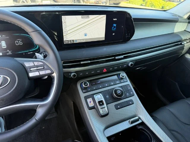 Used 2025 Graphite Hyundai XRT image 18