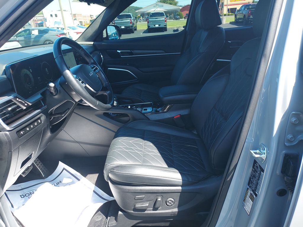 Certified Used 2025 Gray Kia SX-Prestige X-Pro image 13
