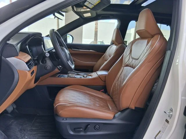 Used 2025 Black INFINITI Autograph image 18