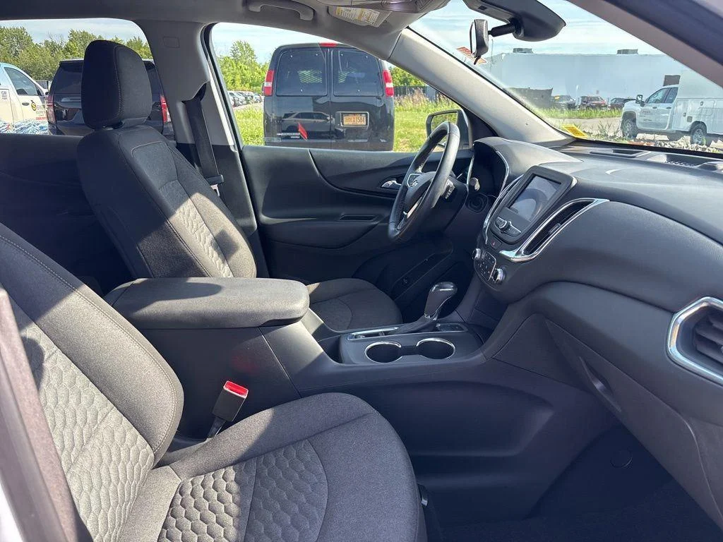 Used 2020 SUMMIT WHITE Chevrolet LT image 39
