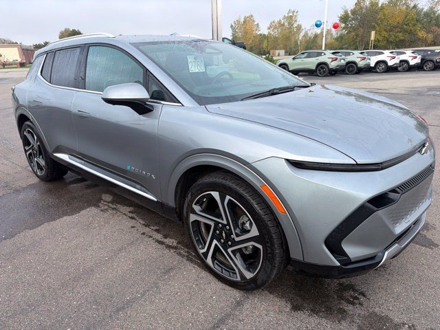 Used 2025 Sterling Gray Metallic Chevrolet LT image 4