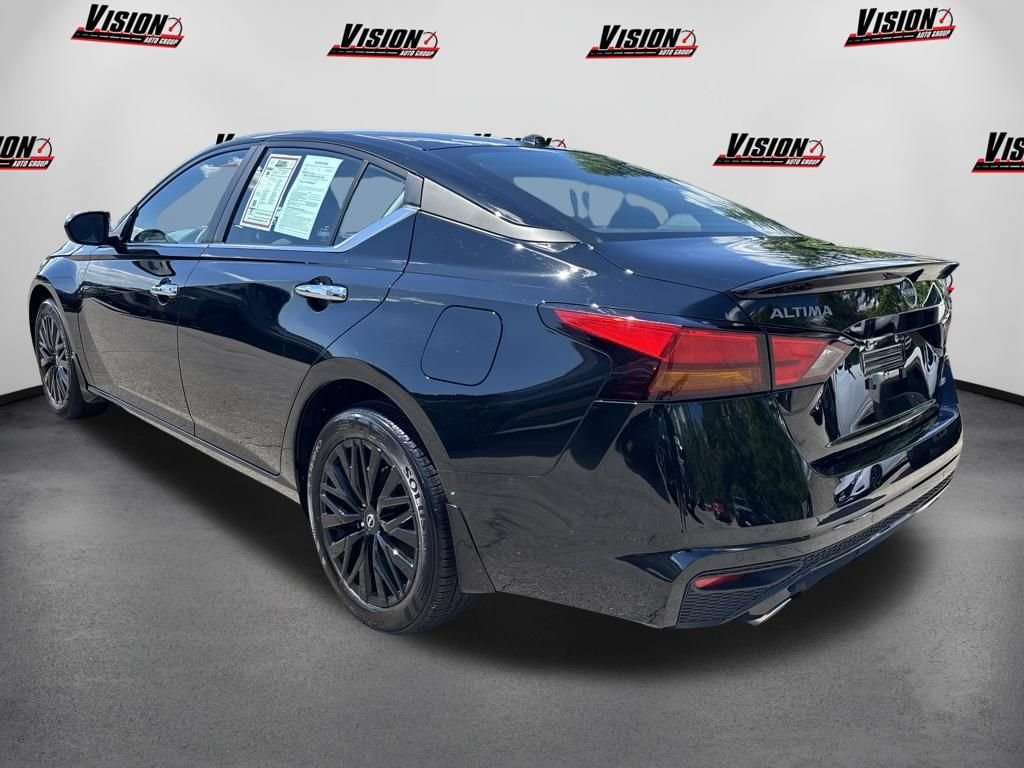 Used 2025 Black Nissan 2.5 SV image 7