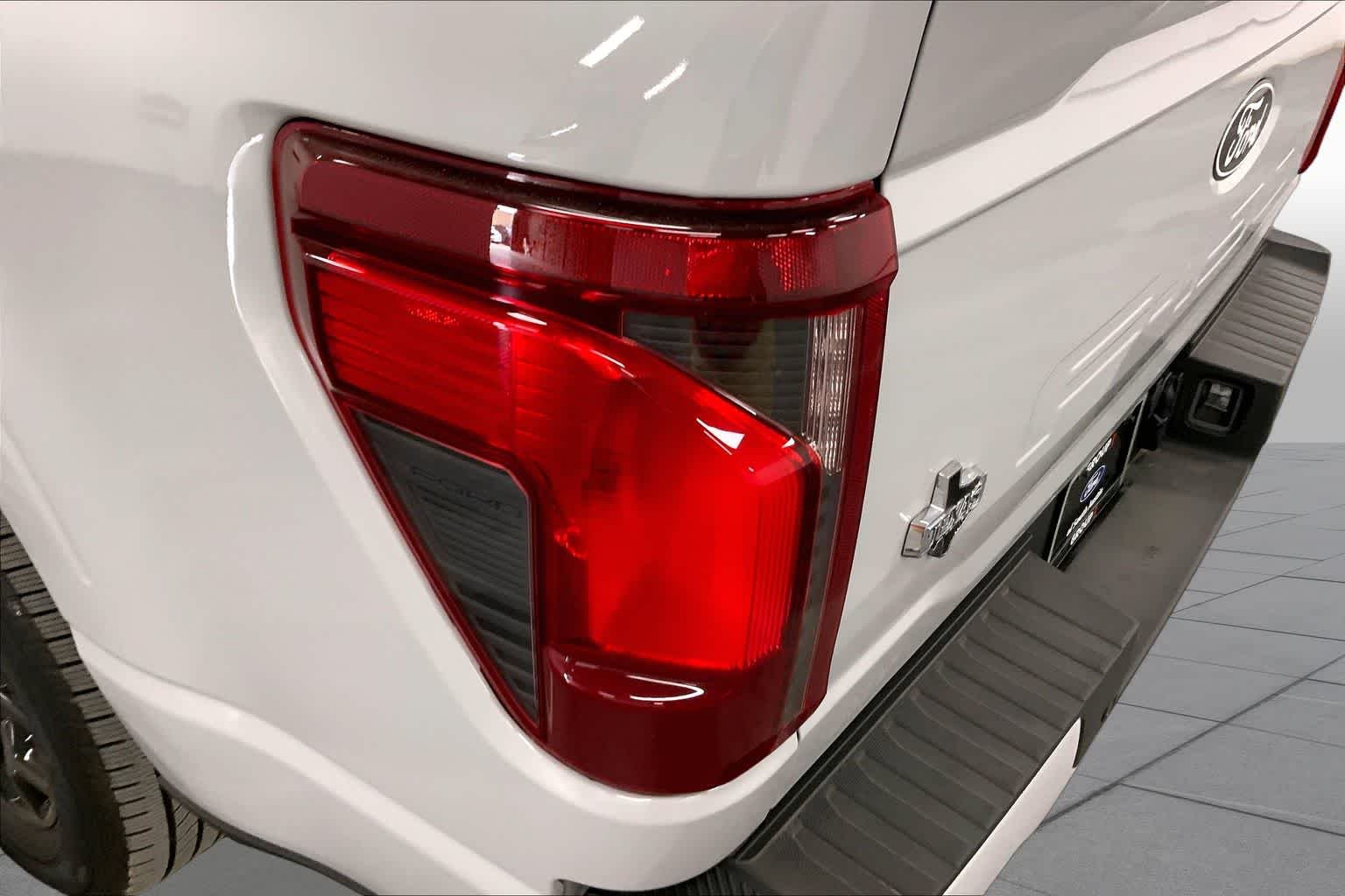 New 2026 Avalanche Ford XLT image 14