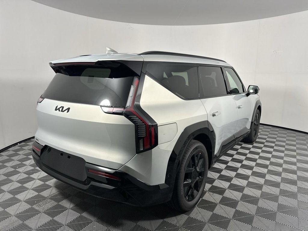 New 2026 Ivory Silver Kia Land AWD image 19
