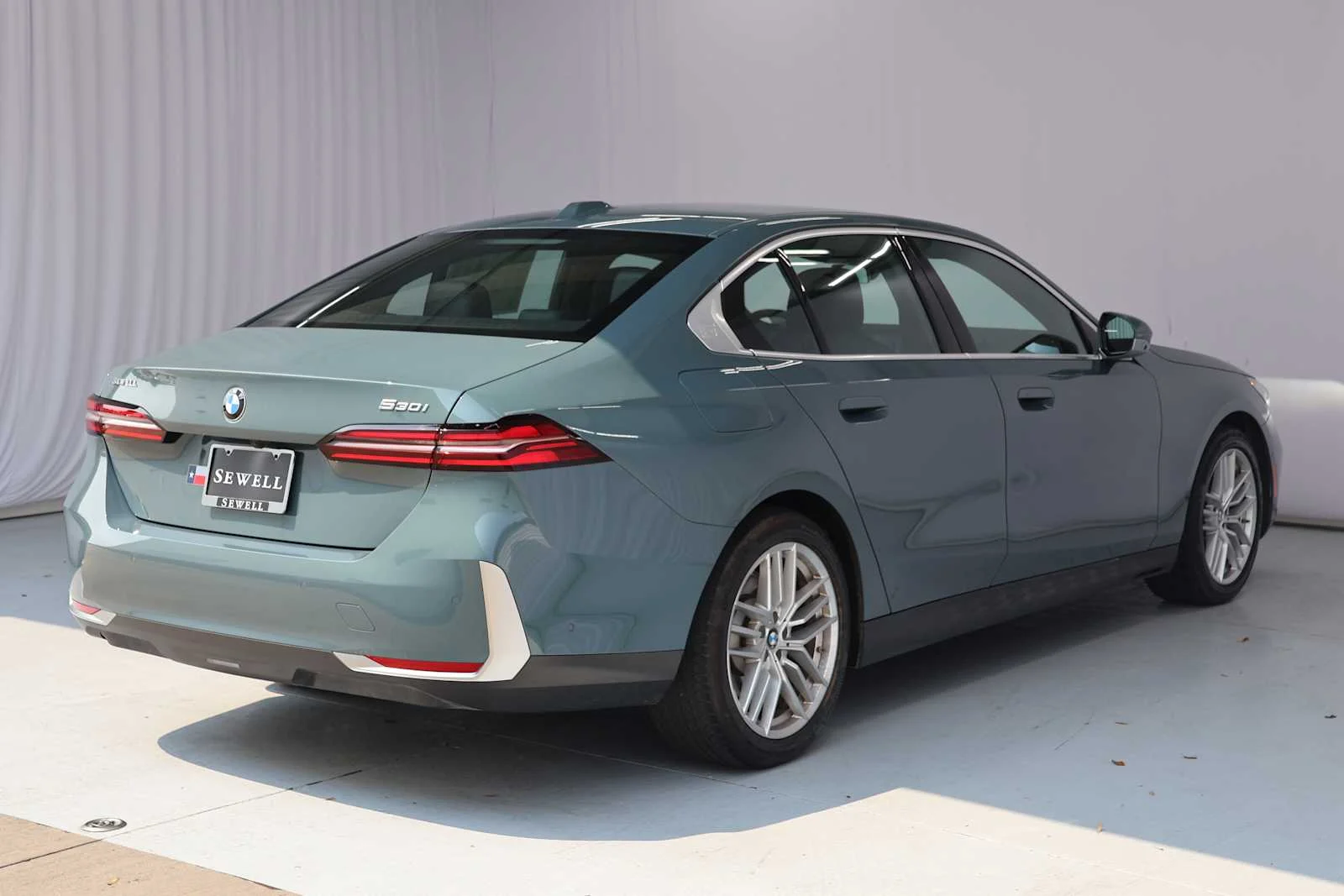 Certified Used 2025 Cape York Green Metallic BMW 530i image 9