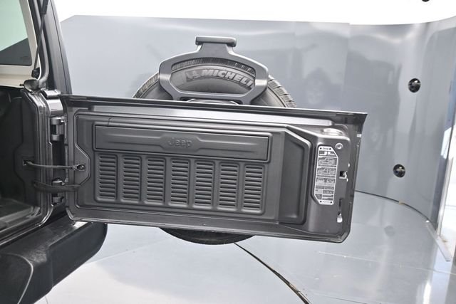 Used 2023 Gray Jeep Sport S image 12