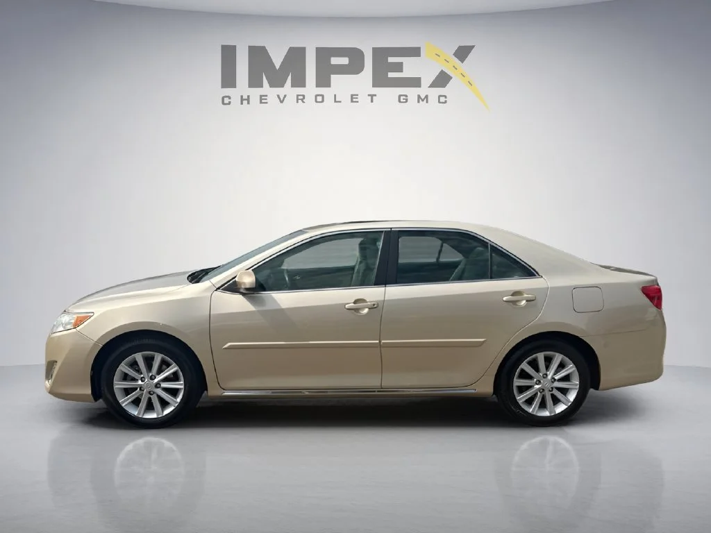 Used 2012 Gold Toyota L image 2