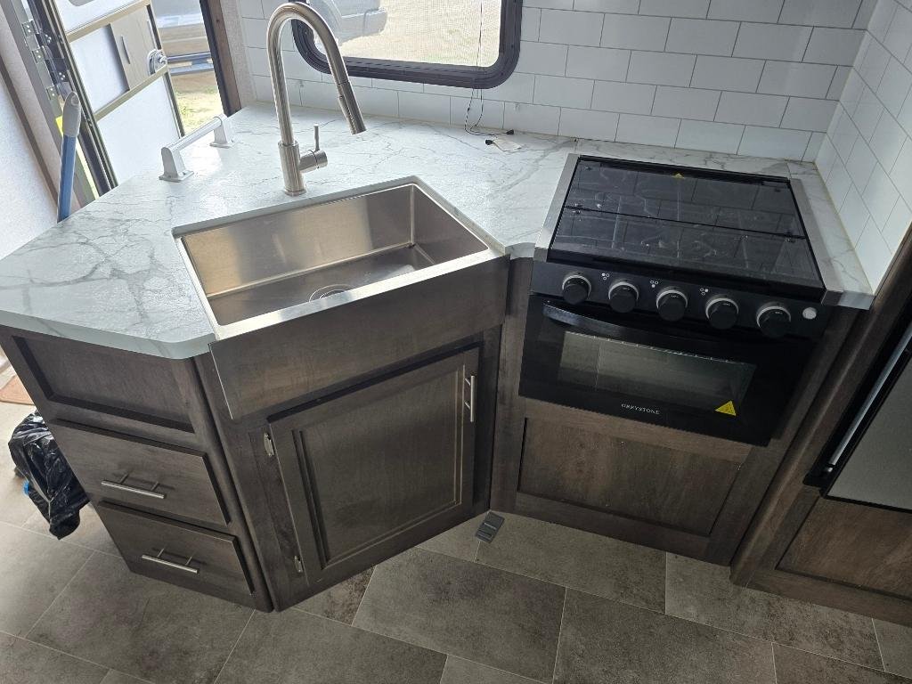 Used 2021 White Coleman  image 23