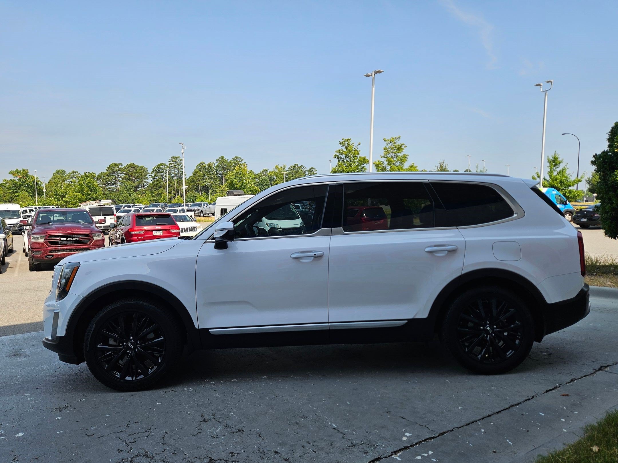 Used 2021 Glacial White Pearl Kia SX image 4
