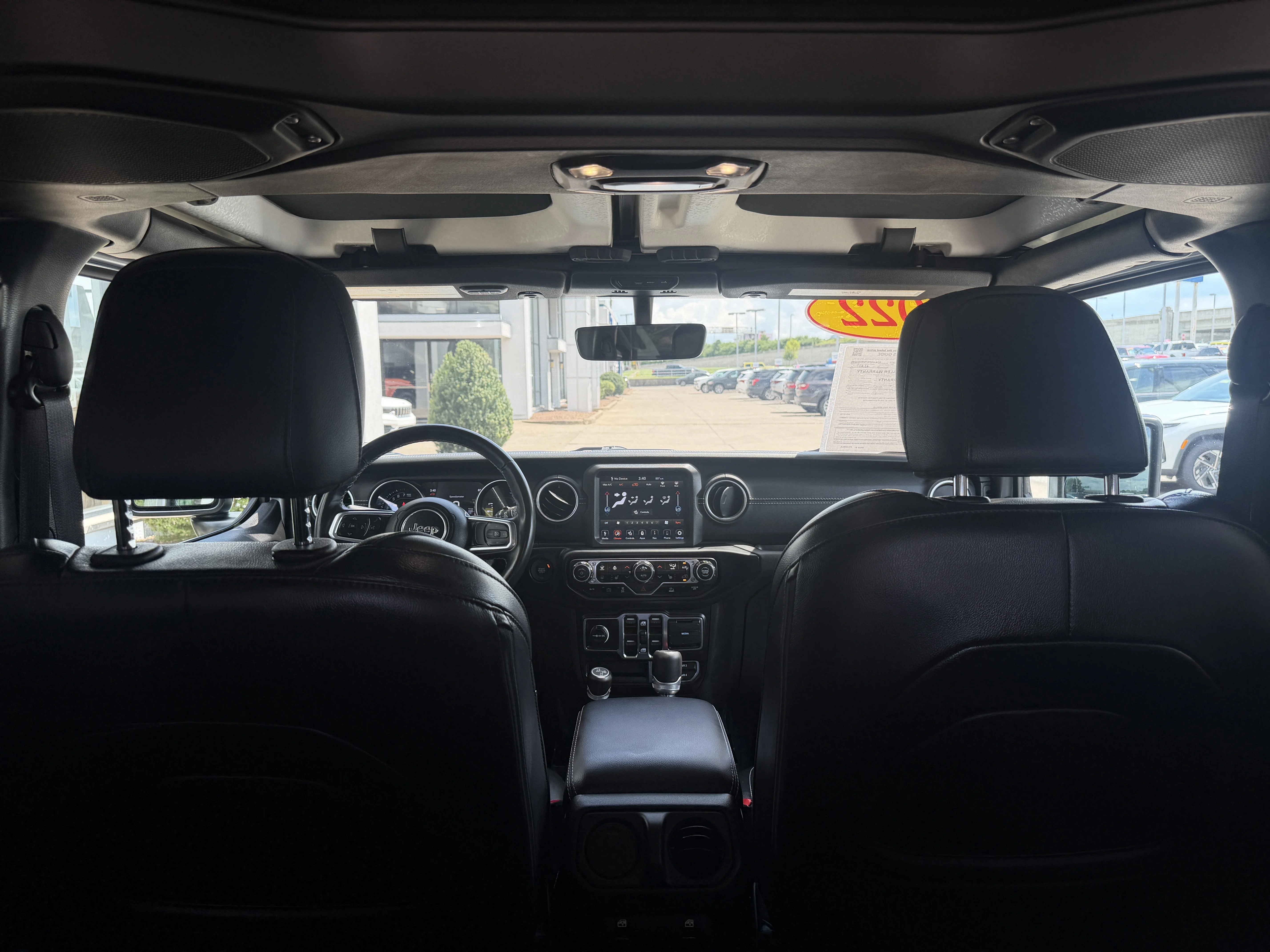 Used 2022 Silver Zynith Clearcoat Jeep Unlimited Sahara image 14