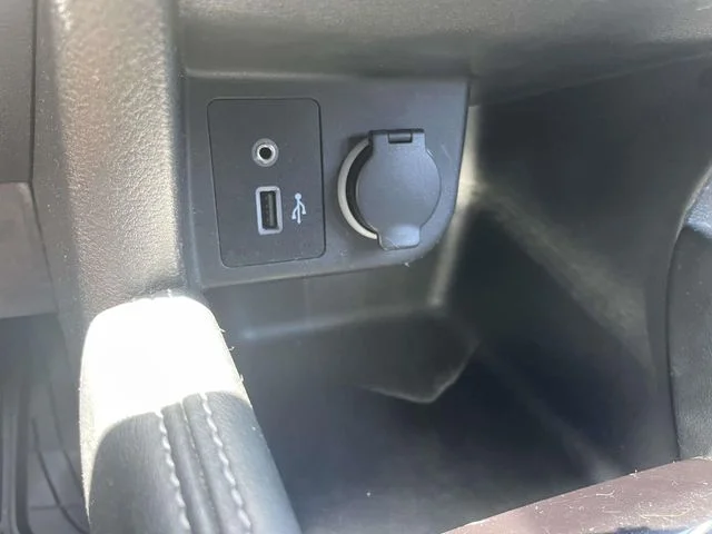 Used 2020 Blue Nissan SV image 28