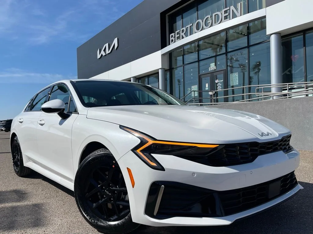 New 2026 White Kia LXS image 1