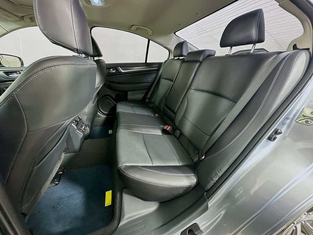 Used 2018 Silver Subaru 2.5i image 25