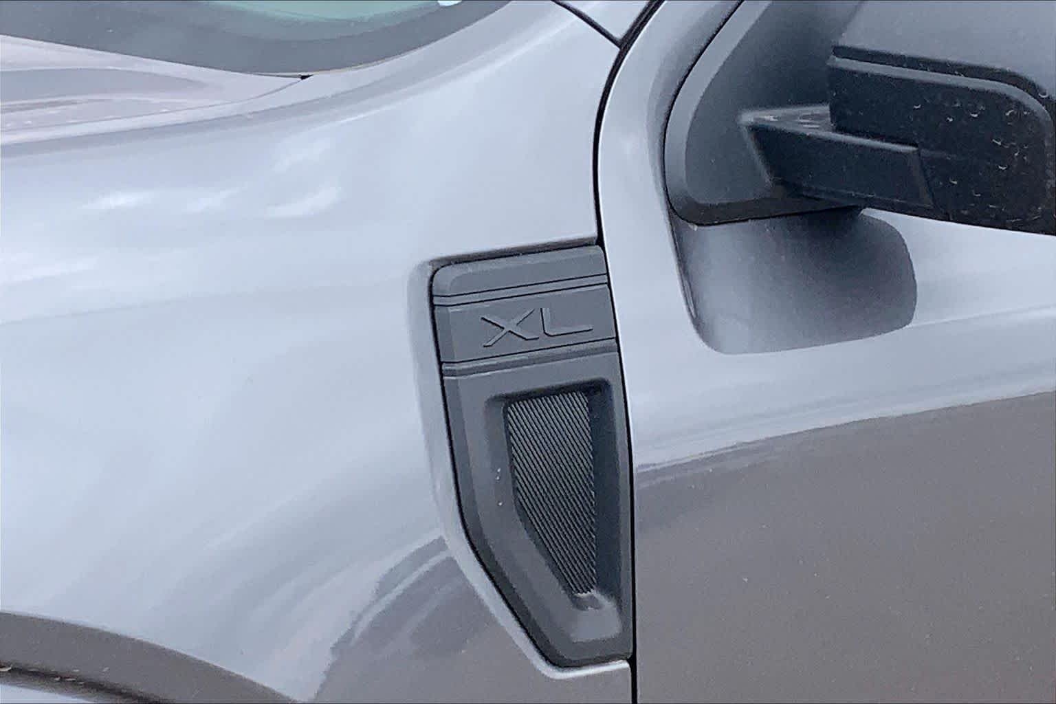 New 2026 Carbonized Gray Metallic Ford XL image 15