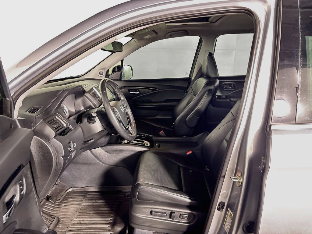 Used 2017 Silver Honda RTL-E image 11