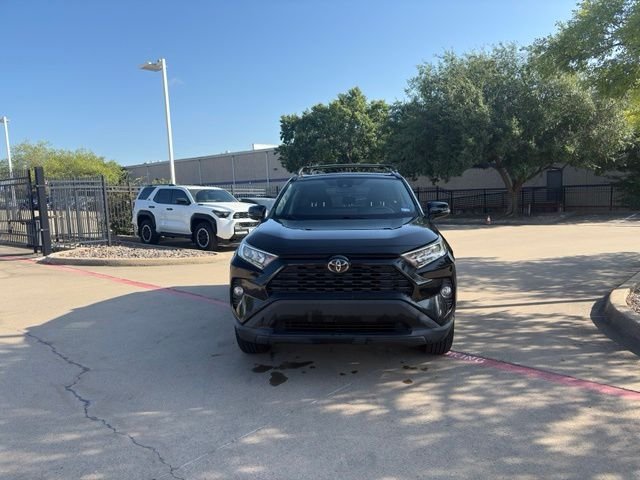 Used 2020 Black Toyota XLE Premium image 2