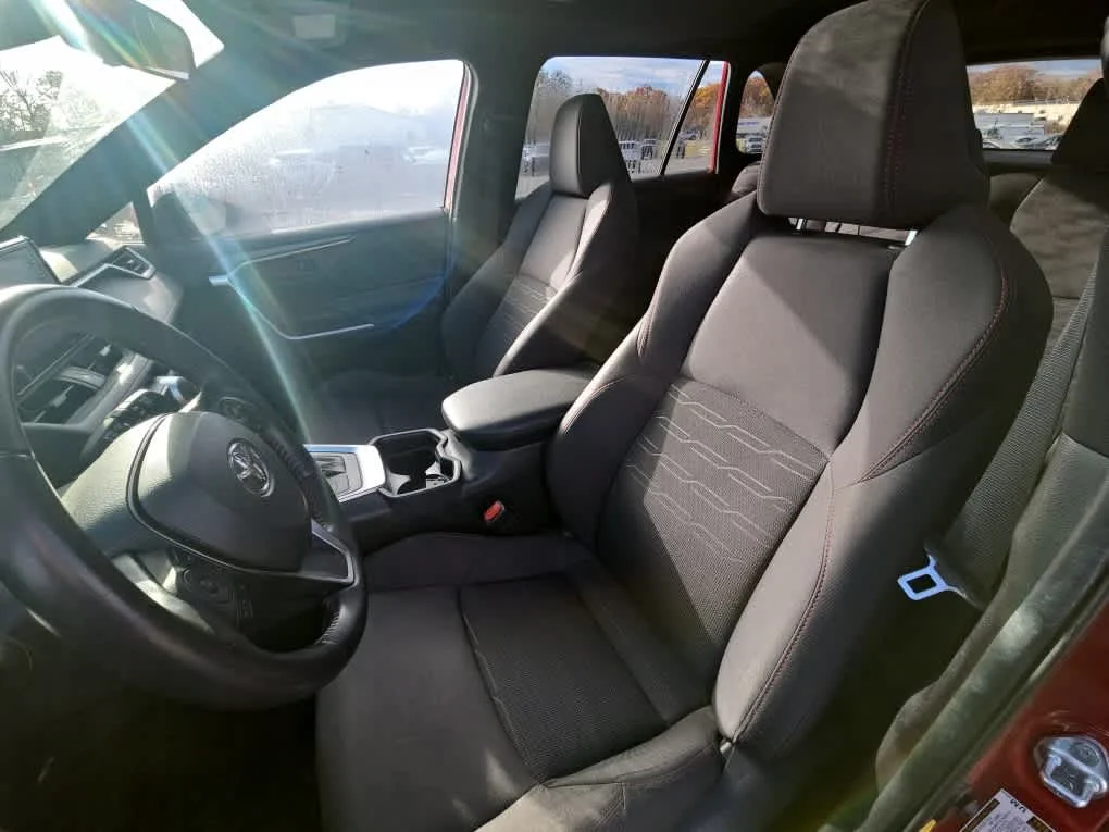 Used 2021 Supersonic Red Toyota SE image 4