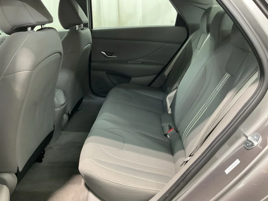 Used 2023 Fluid Metal Hyundai SEL image 20