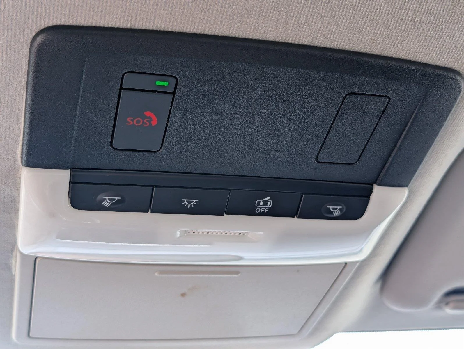 Used 2025 Super Black Nissan SV image 21
