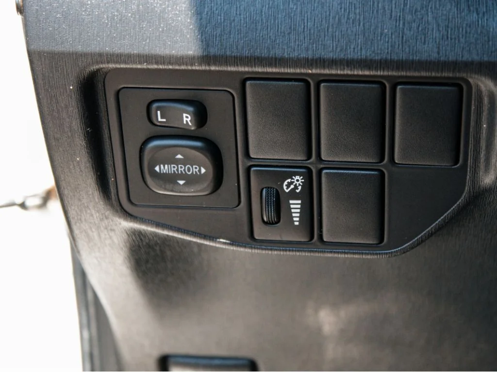 Used 2012 White Toyota One image 10