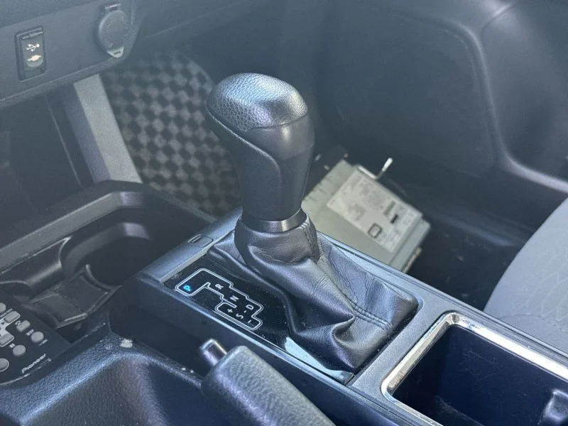 Used 2017 white Toyota SR image 18