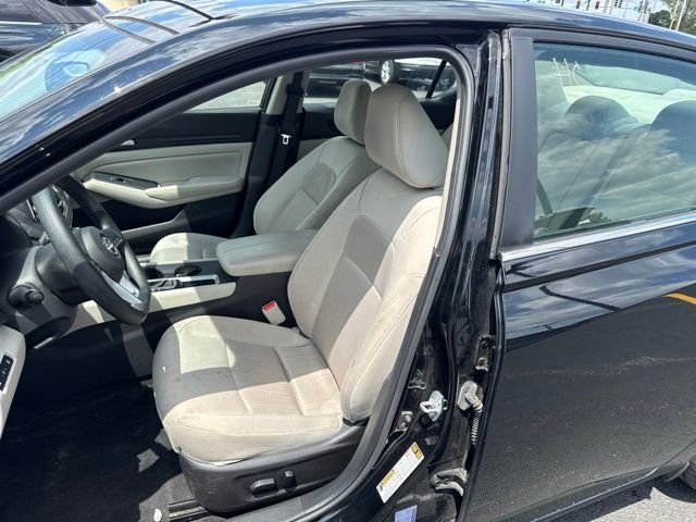 Used 2025 Black Nissan 2.5 SV image 8